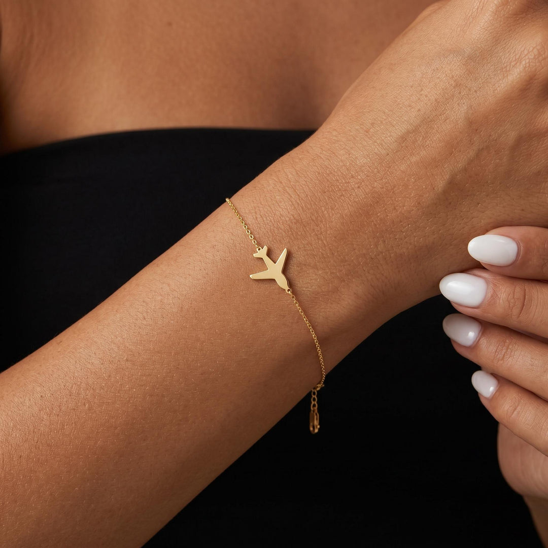 Gold Airplane Bracelet for Women, Minimalist Travel Charm Jewelry, Dainty Wanderlust Bracelet Gift for Traveler Friend Vacation Lover