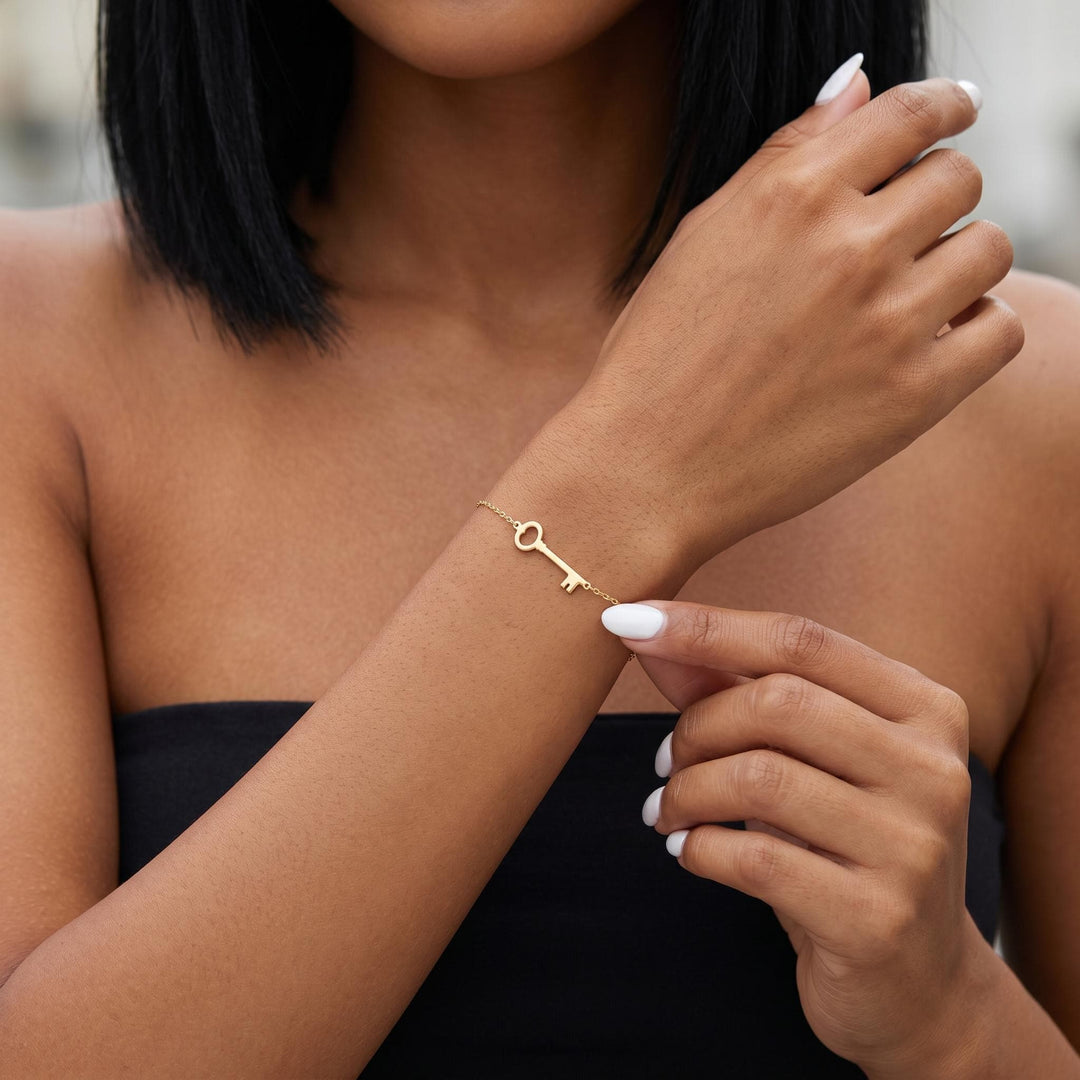 Gold Key Bracelet for Women, Minimalist Skeleton Key Charm Jewelry, Dainty Lucky Charm Bracelet Gift for Her Friendship Jewelry Everyday