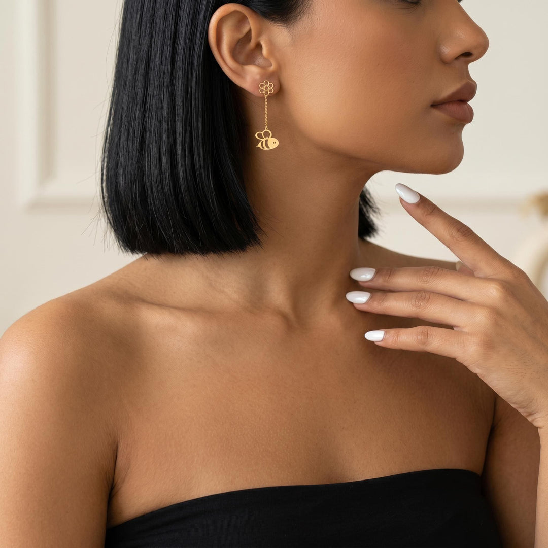 Bee Flower Dangle Earrings, Gold Bee Earrings, Minimalist Nature Inspired Drop Earrings, Cute Daisy Chain Earrings, Dainty Jewelry for Women