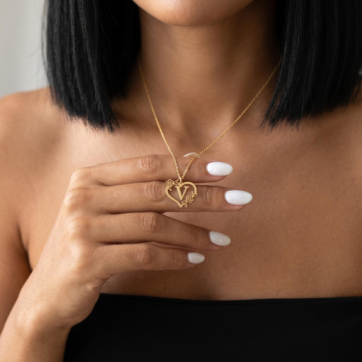 Personalized floral heart initial necklace, custom letter pendant necklace, gold heart jewelry, minimalist alphabet charm gift for her