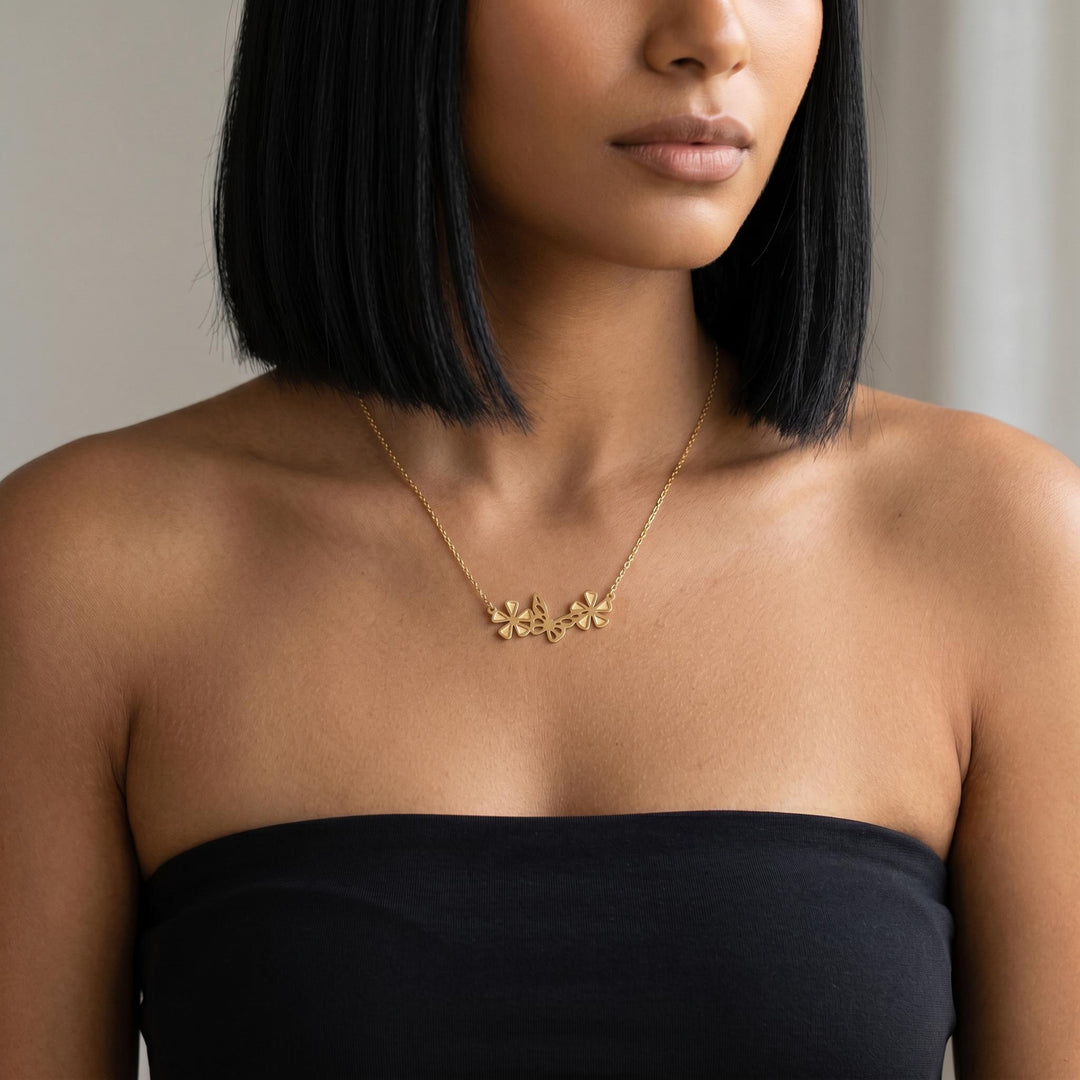 Elegant Butterfly and Flower Necklace for Women, Minimalist Gold Jewelry, Layered Necklace, Dainty Necklace, Everyday Wear Gift