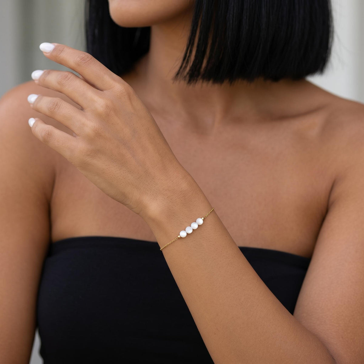 Minimalist freshwater pearl bracelet, dainty gold pearl chain bracelet for women, elegant layering pearl jewelry, bridal bracelet