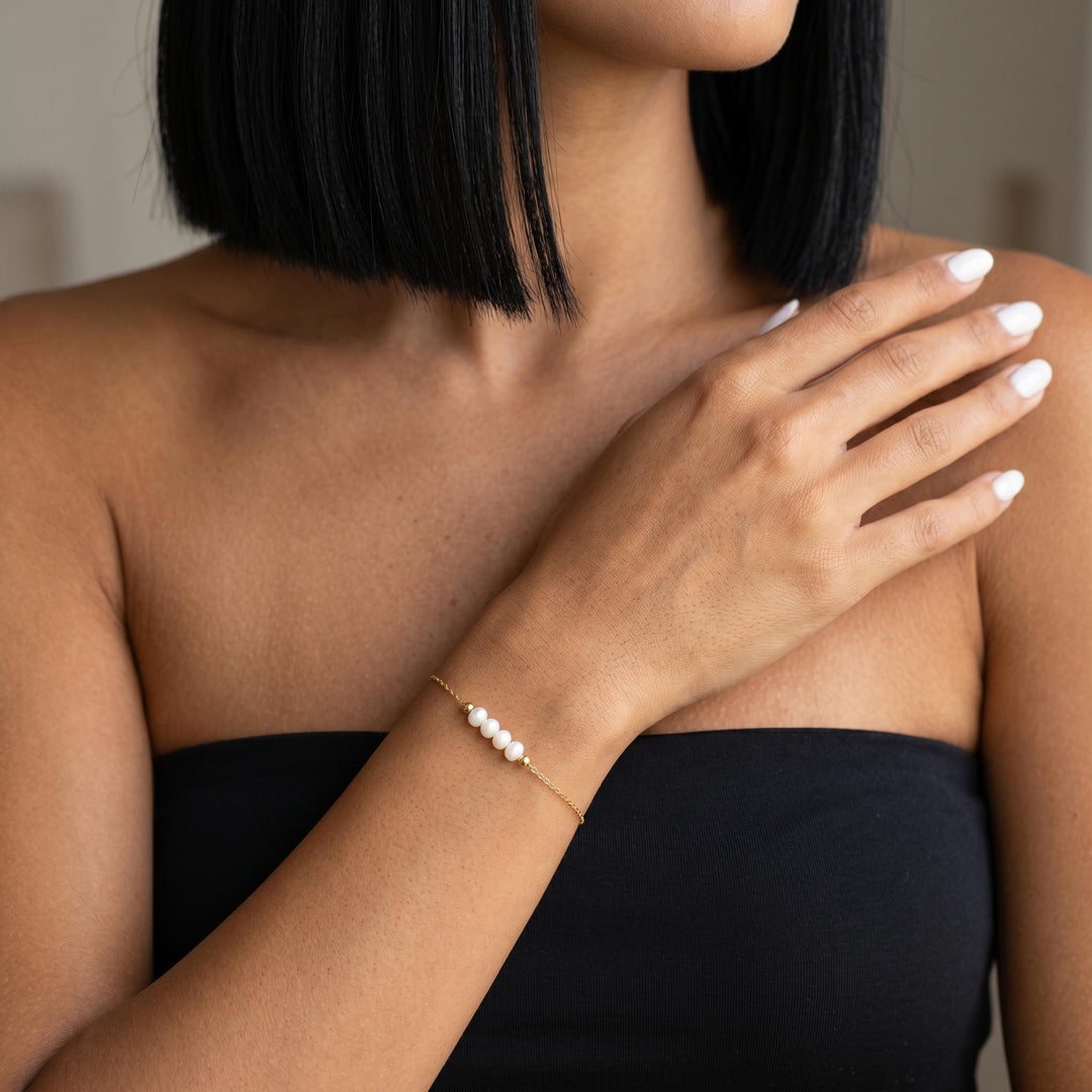 Minimalist Freshwater Pearl Bracelet, Dainty Gold Pearl Chain Bracelet for Women, Elegant Layering Pearl Jewelry, Bridal Bracelet